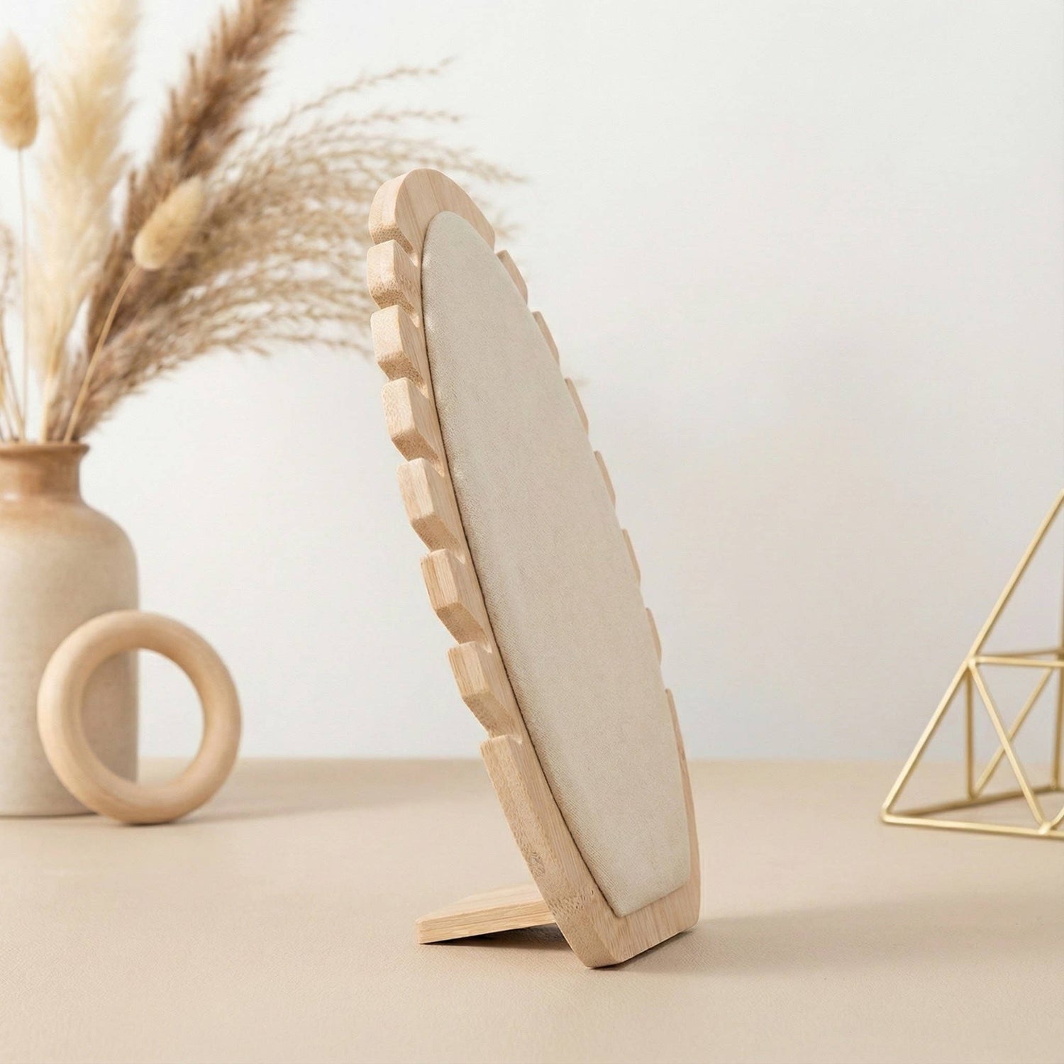 Oval Necklace Display