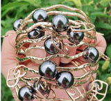 Wavy Bangle with Heart Wave Charm and Gray Black Shell Pearl